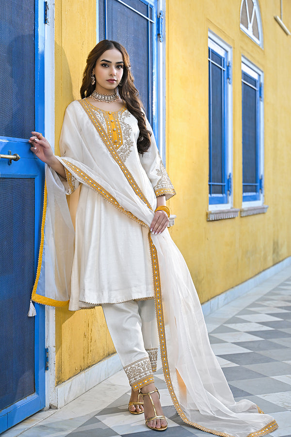 Off White Silk Blend Solid Embroidered Anarkali Kurta Salwar With Dupatta PKSKD2896