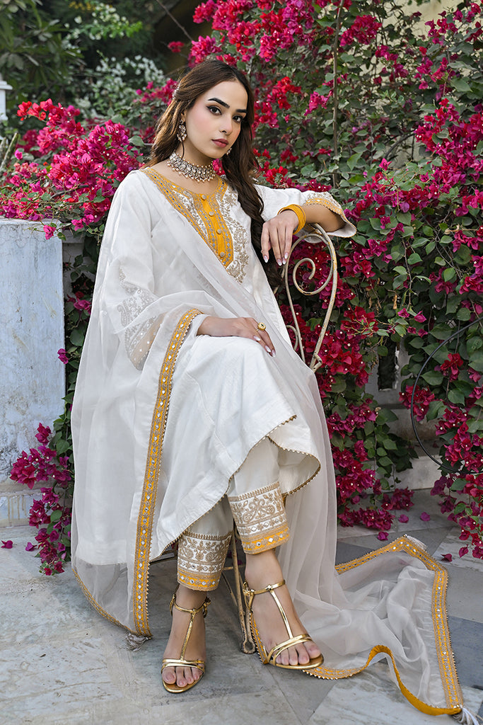 Off White Silk Blend Solid Embroidered Anarkali Kurta Salwar With Dupatta PKSKD2896