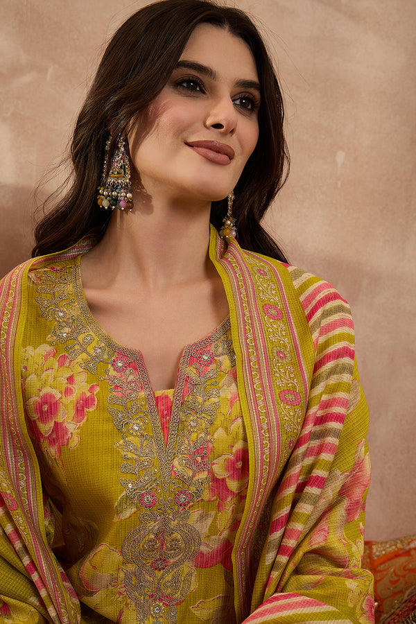 Yellow Polyester Floral Printed Straight Kurta Trousers With Dupatta PKSKD3204