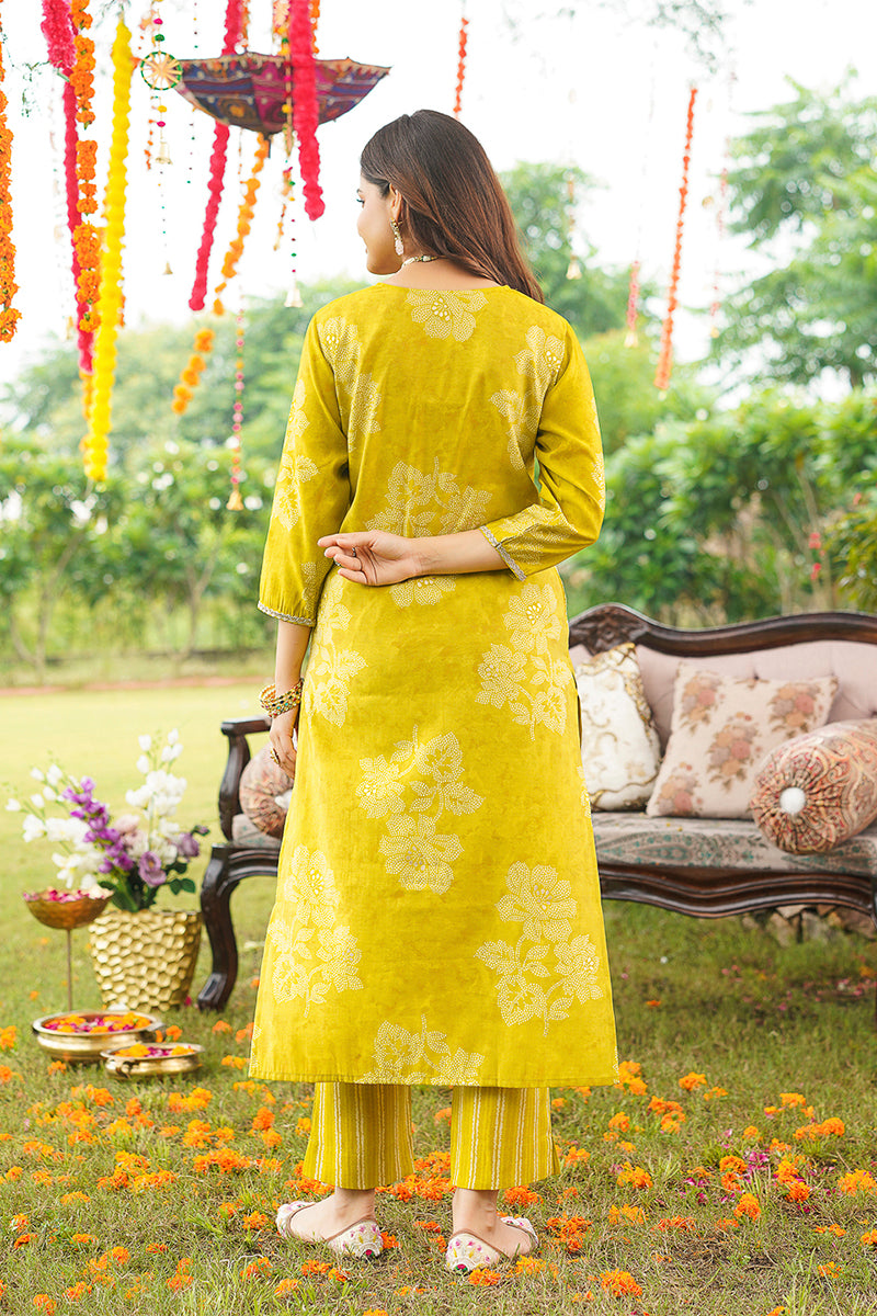 Yellow Poly Chanderi Floral Embroidered Straight Kurta Trousers With Dupatta SKSKD3131