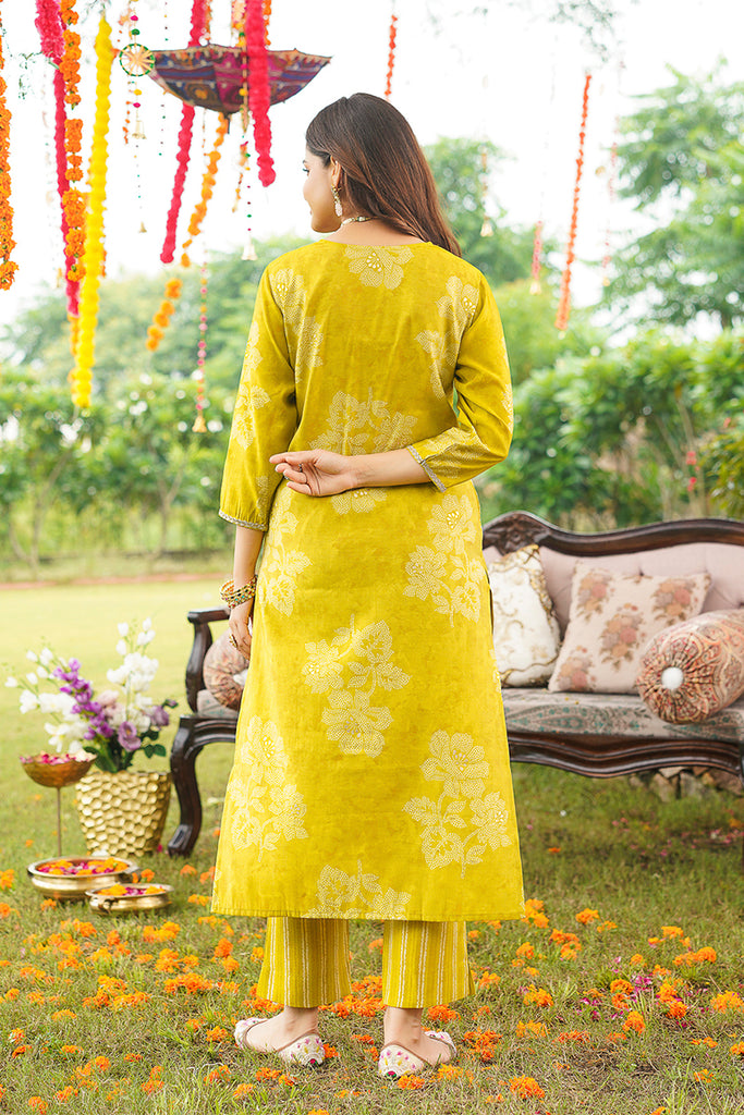 Yellow Poly Chanderi Floral Embroidered Straight Kurta Trousers With Dupatta SKSKD3131