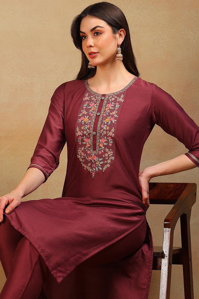 Mauve Silk Blend Solid Embroidered Straight Kurta VCK9580