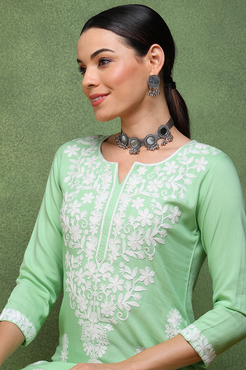 Green Viscose Rayon Solid Embroidered Straight Kurta VCK9760