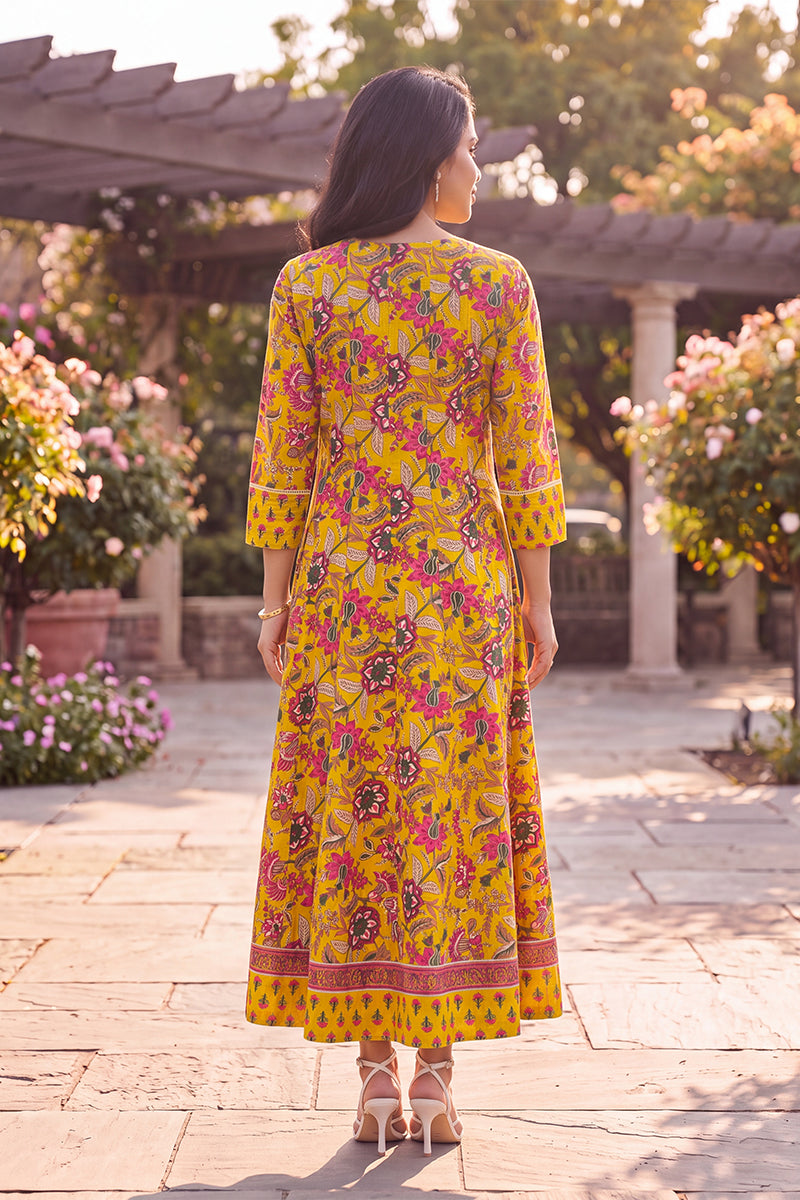 Yellow Floral Printed Cotton Blend Kurta VCK9835