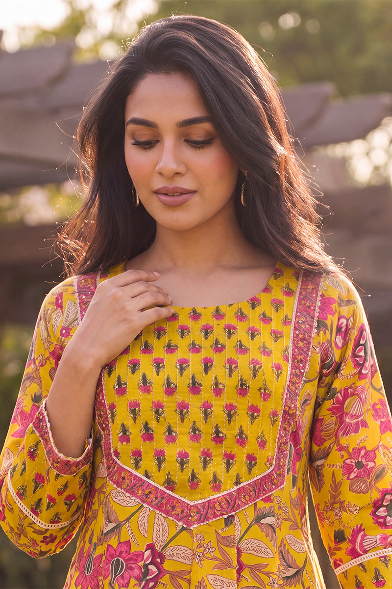 Yellow Floral Printed Cotton Blend Kurta VCK9835