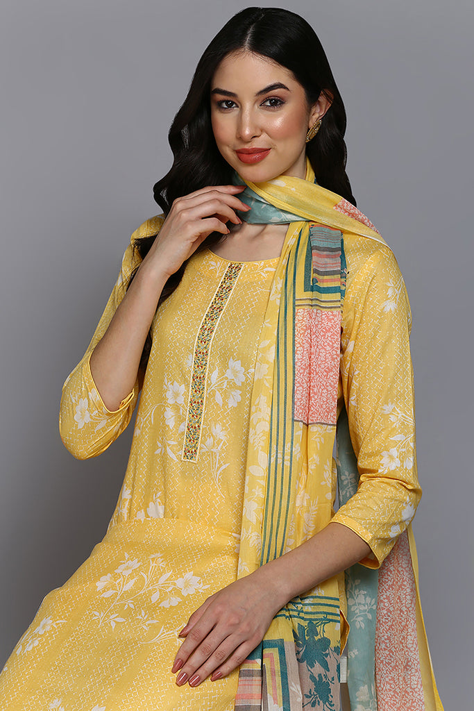 Yellow Cotton Blend Ethnic Motifs Printed Straight Suit Set VKSKD1880