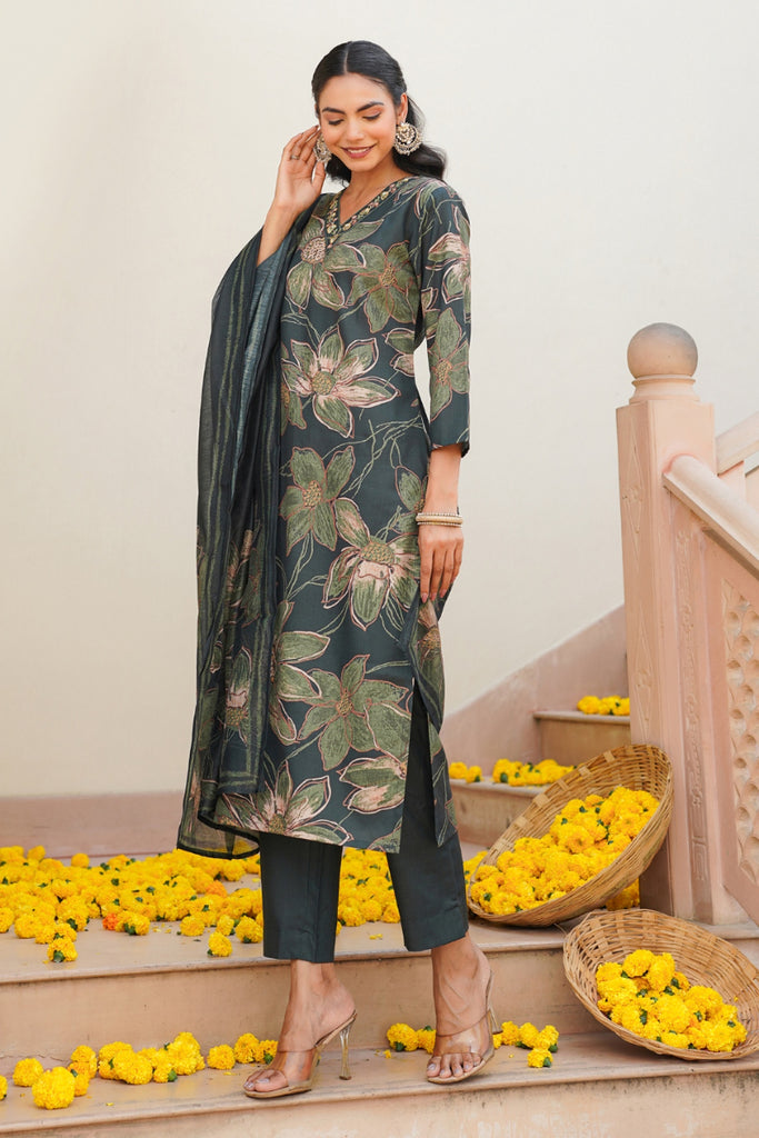 Green Rayon Blend Floral Printed Straight Kurta Trouser With Dupatta VKSKD2348