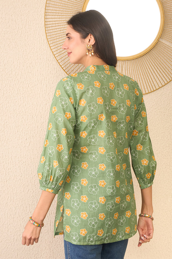 Green Cotton Blend Floral Printed Regular Top VT1377