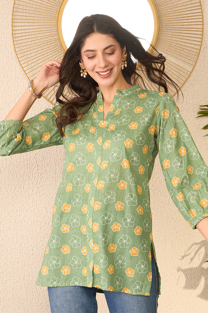 Green Cotton Blend Floral Printed Regular Top VT1377
