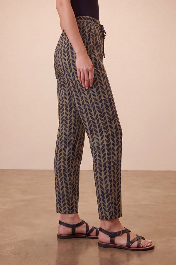 Black Botanical Printed Trouser WBOT1001