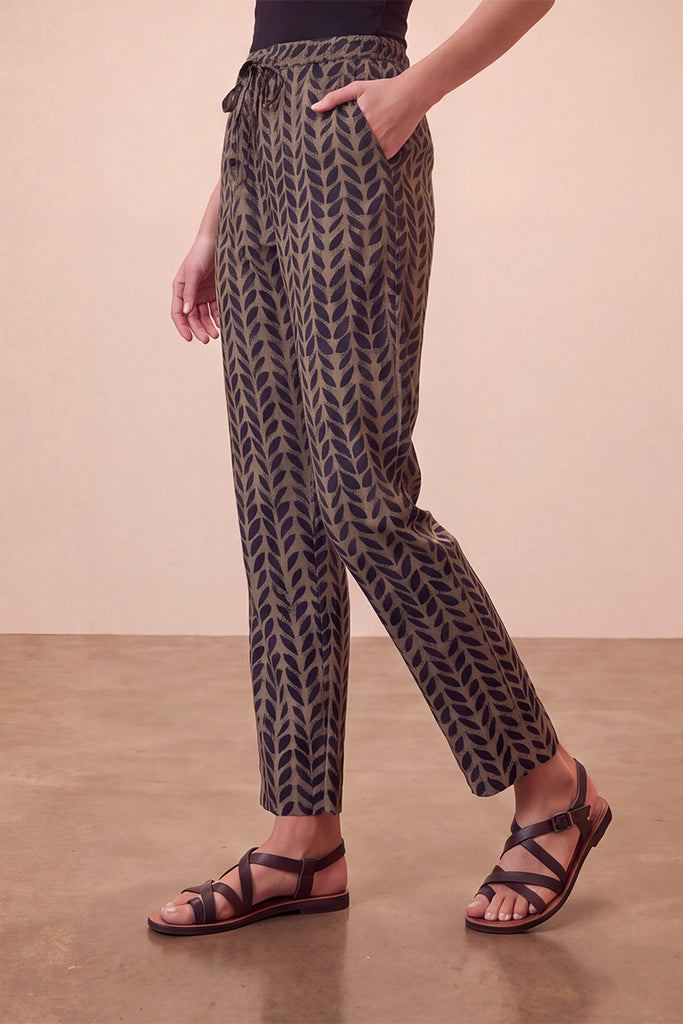 Black Botanical Printed Trouser WBOT1001