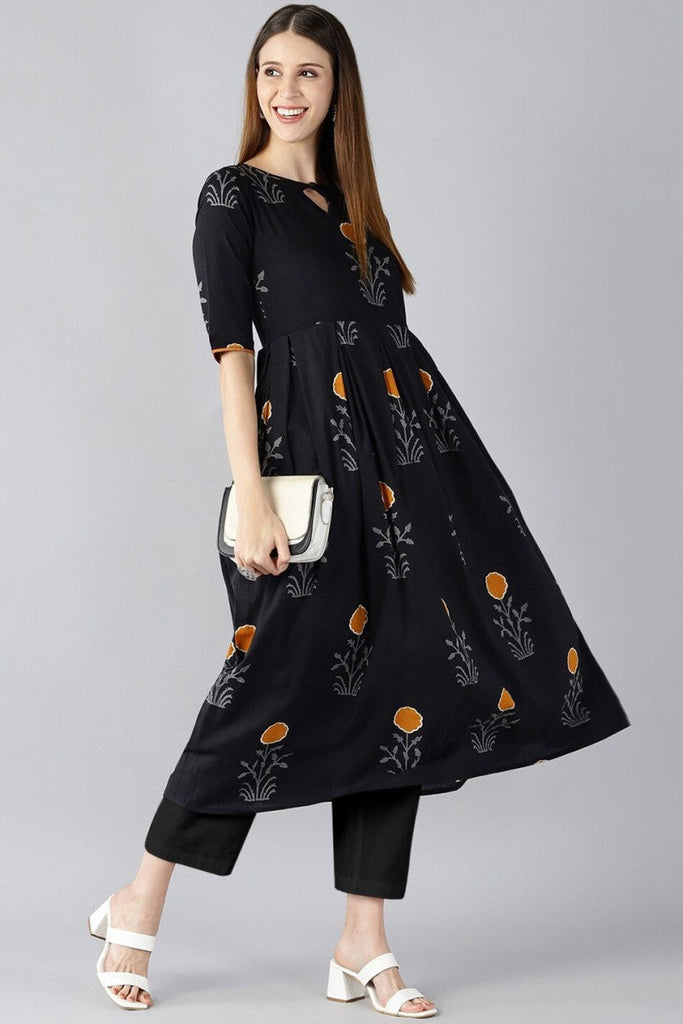 Black & Orange Floral Printed Keyhole Neck Pleated Kurta VCK8223