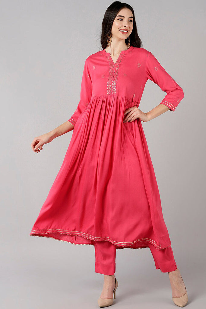   Women Pink Floral Printed Pleated Kurta with Trousers