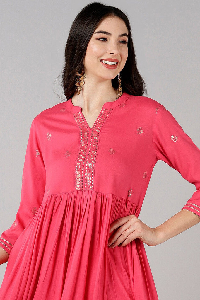   Women Pink Floral Printed Pleated Kurta with Trousers