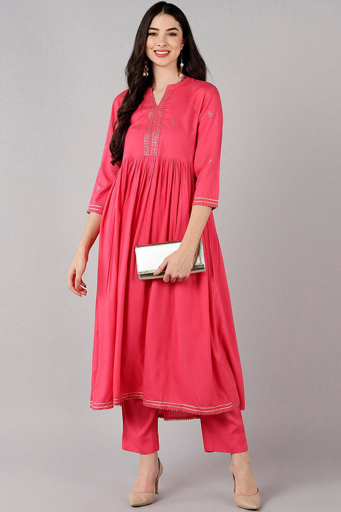   Women Pink Floral Printed Pleated Kurta with Trousers