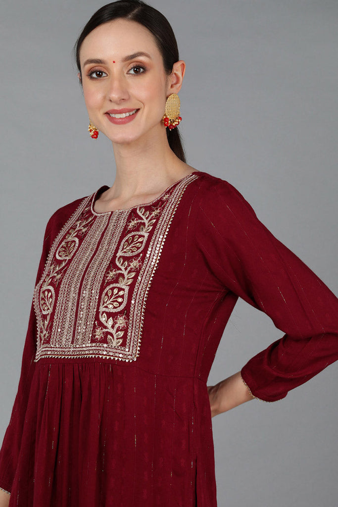  Women Maroon Silk Blend Yoke Design Kurta Set 