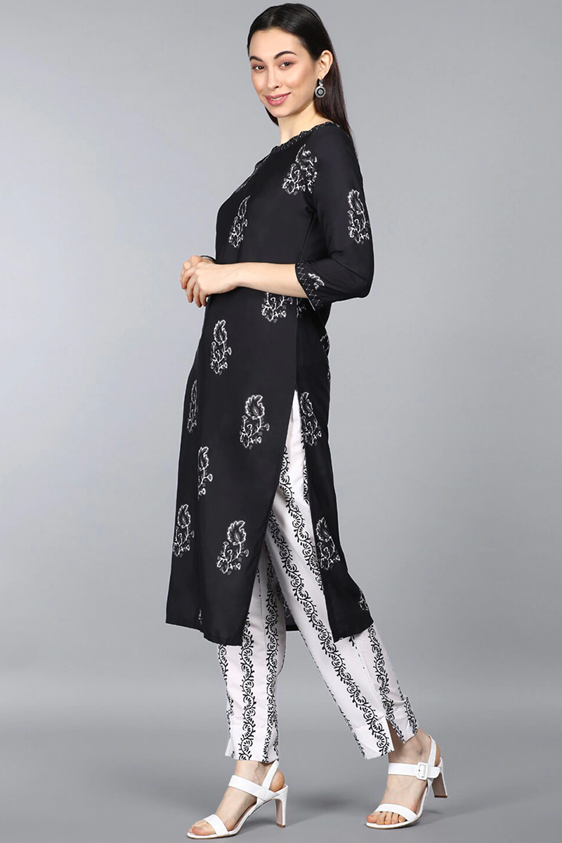  Women Crepe Black Ethnic Motifs Printed Straight Kurta Pant Dupatta Set