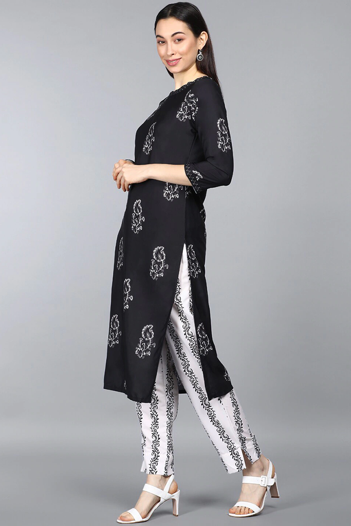  Women Crepe Black Ethnic Motifs Printed Straight Kurta Pant Dupatta Set