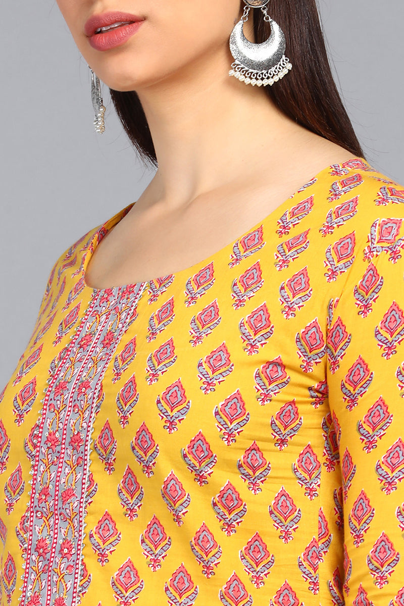  Women Mustard Printed Kurti Trousers With Dupatta 