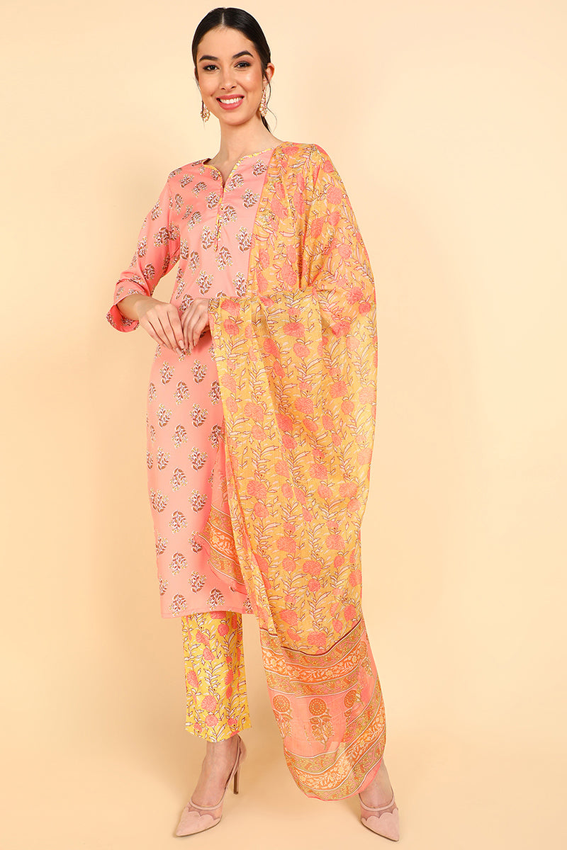  Women Peach Printed Kurti Trousers With Dupatta