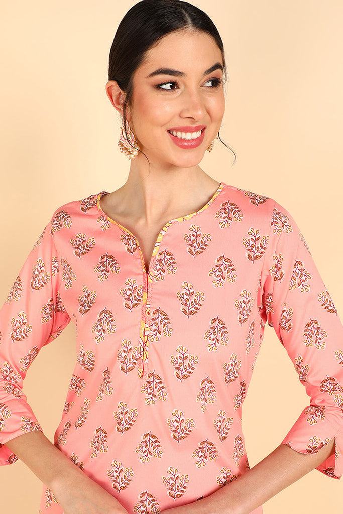  Women Peach Printed Kurti Trousers With Dupatta