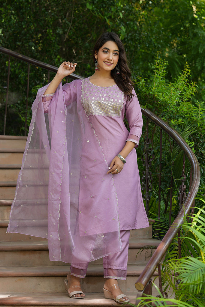  Women Mauve Solid Embroidered Kurti Trousers With Dupatta