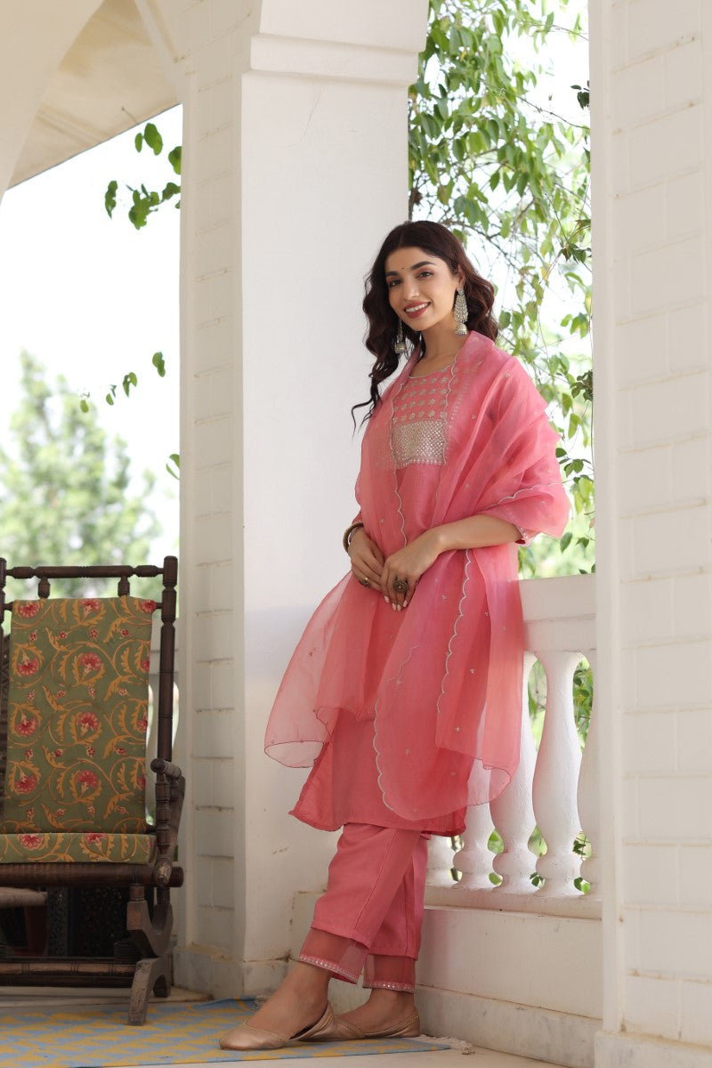  Women Pink Solid Embroidered Kurti Trousers With Dupatta 