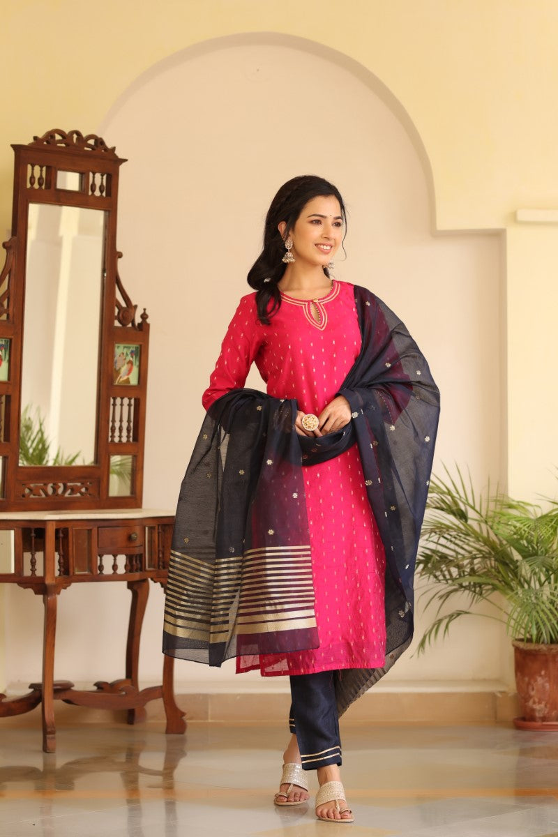  Women Pink Woven Design Kurta Trousers With Dupatta 