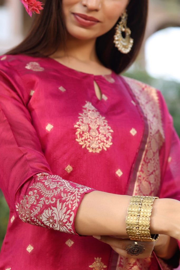  Women Maroon Woven Design Kurta Trousers With Dupatta 