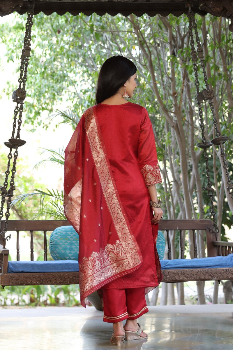  Women Red Woven Design Kurta Trousers With Dupatta