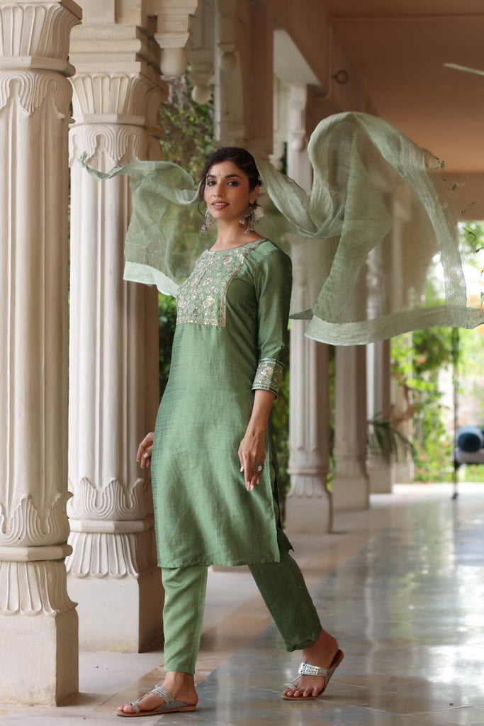  Women Green Solid Embroidered Kurta Trousers With Dupatta 