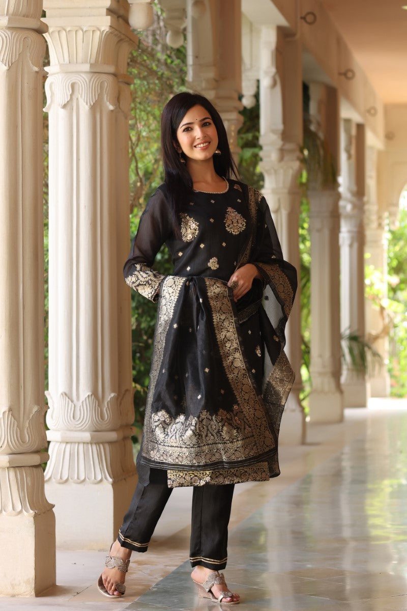  Women Black Solid Woven Design Kurta Trousers With Dupatta 