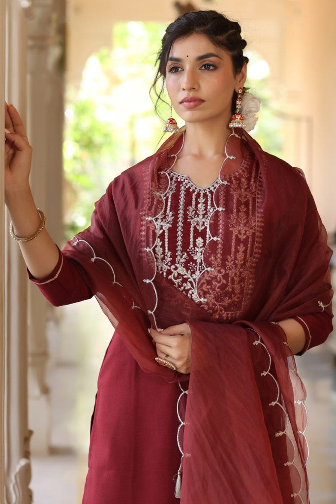  Women Maroon Solid Embroidered Kurti Trousers With Dupatta