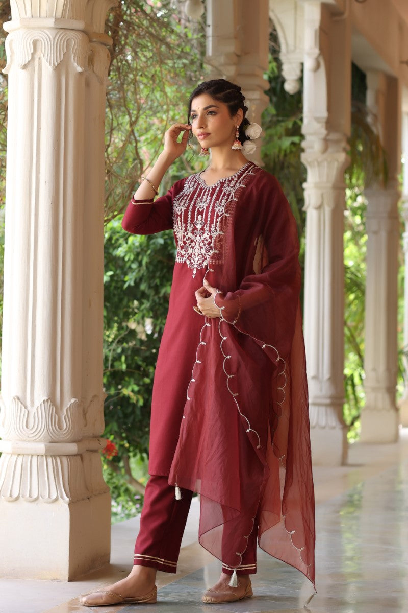  Women Maroon Solid Embroidered Kurti Trousers With Dupatta