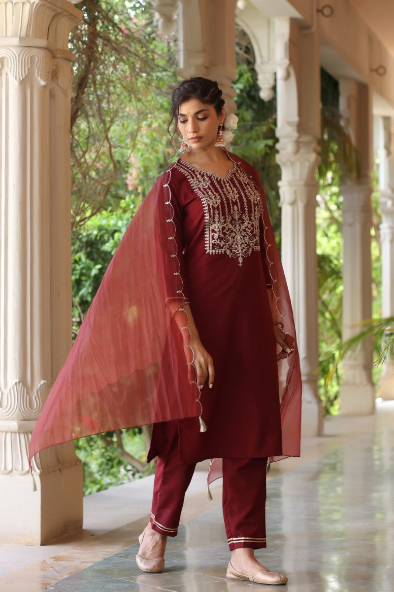  Women Maroon Solid Embroidered Kurti Trousers With Dupatta