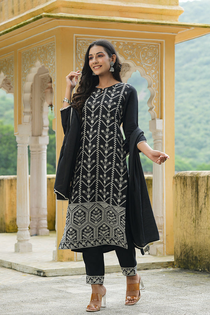  Women Black Embroidered Kurta Trousers With Dupatta