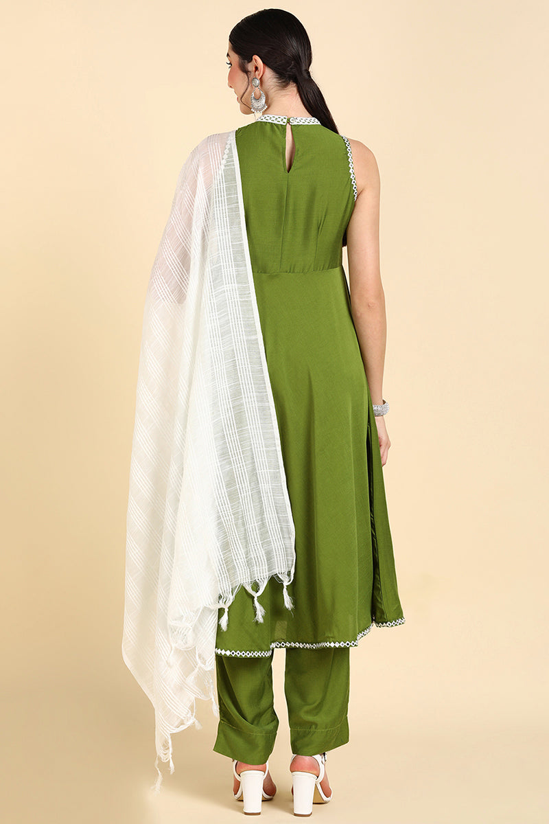  Women Green Solid Kurta Trousers With Dupatta 