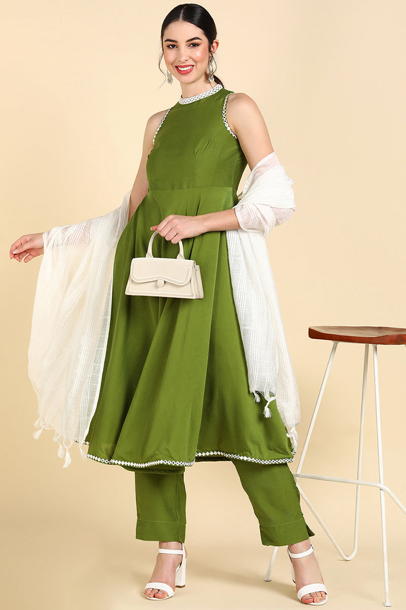  Women Green Solid Kurta Trousers With Dupatta 