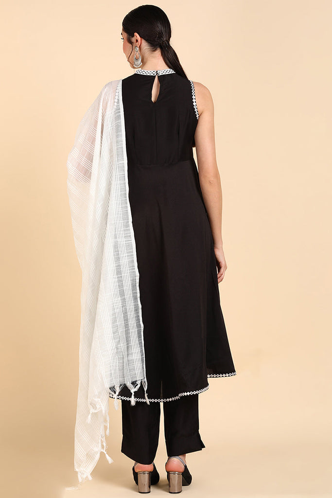  Women Black Solid Kurta Trousers With Dupatta 