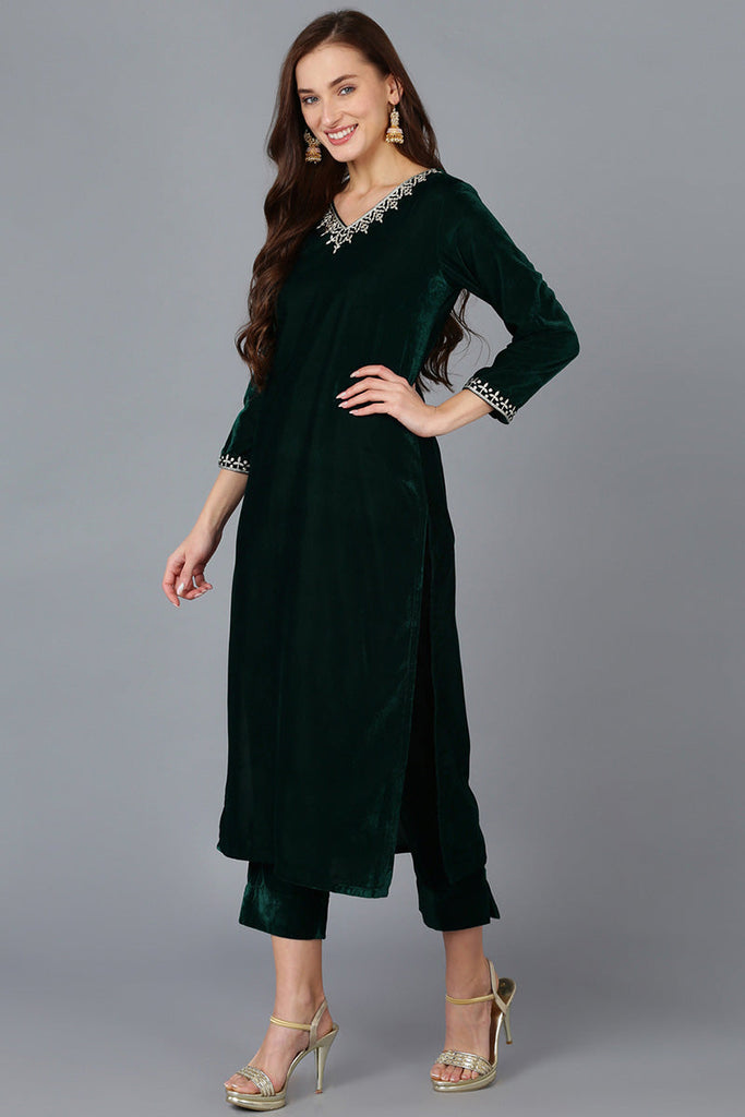 Green Velvet Solid Straight Kurta Trousers With Dupatta 