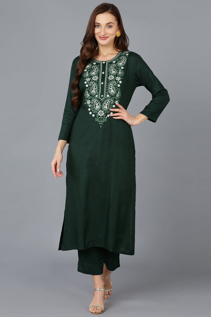 Green Viscose Rayon Solid Embroidered Straight Kurta 