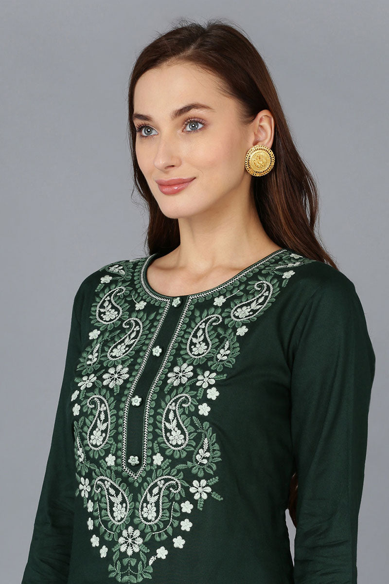 Green Viscose Rayon Solid Embroidered Straight Kurta 