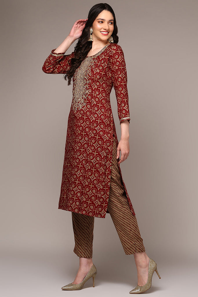 Maroon Viscose Rayon Embroidered Kurta VCK9133