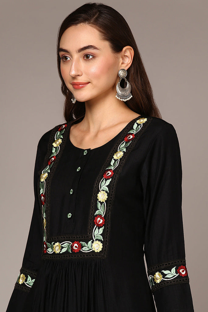 Black Viscose Rayon Embroidered Flared Kurta VCK9535