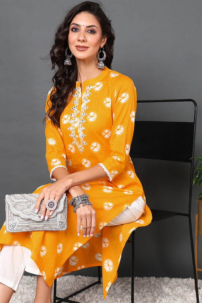 Yellow Cotton Embroidered Ethnic Motifs Straight Kurta VCK9567