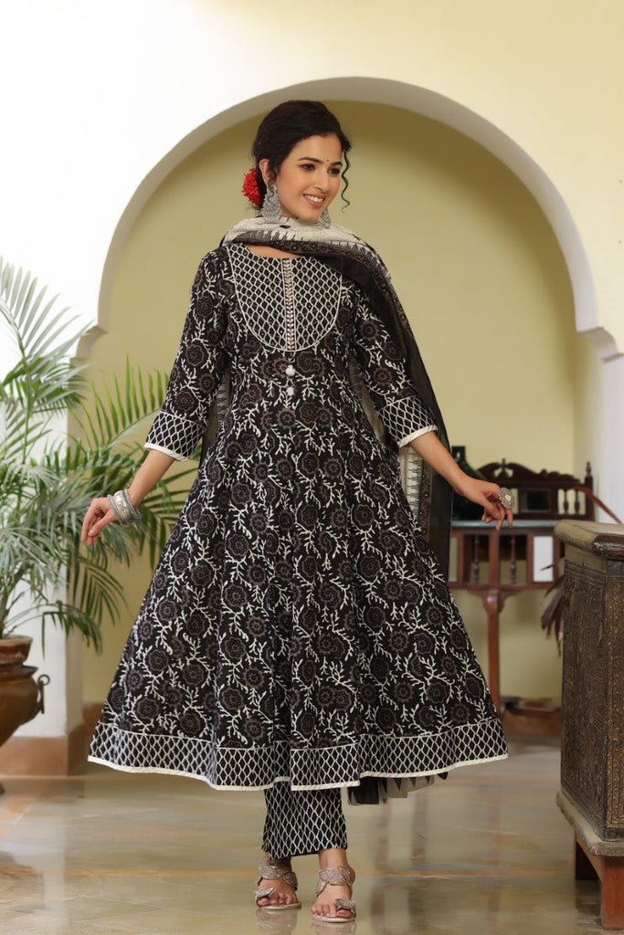  Women Black White Printed Sequinned Pure Cotton Kurta with Trousers Dupatta