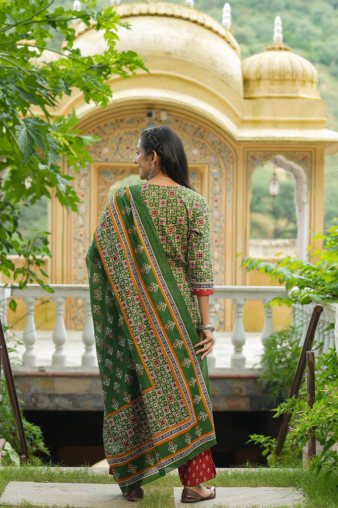  Women Green Printed Regular Pure Cotton Kurta with Trousers With Dupatta Set