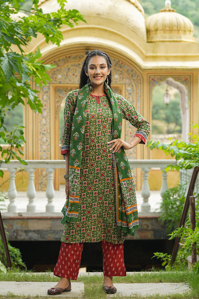  Women Green Printed Regular Pure Cotton Kurta with Trousers With Dupatta Set