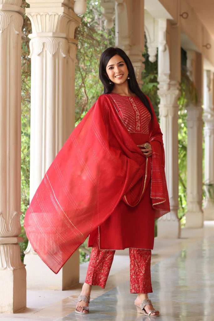  Women Red Printed Embroidered Kurti Trousers With Dupatta