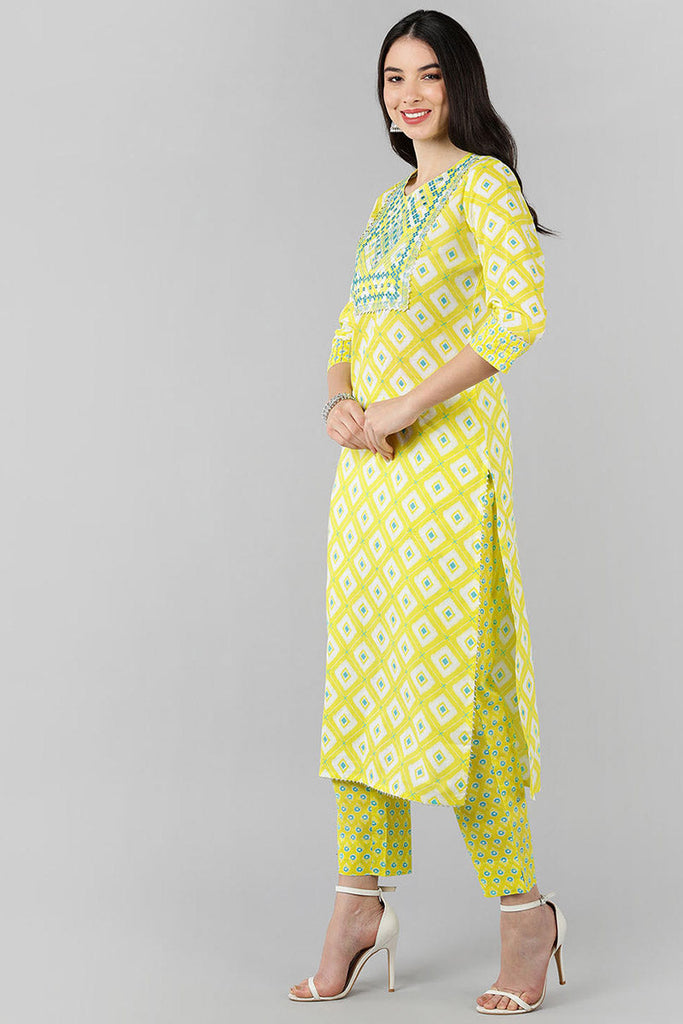  Women Yellow Printed Yoke Design Kurti Trousers With Dupatta